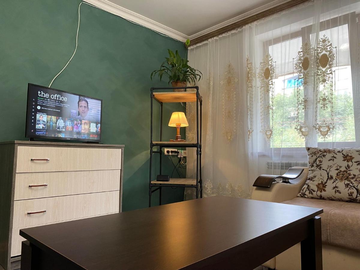 Lovely 2-Bedroom Apartment Near Ayb School Dilijan Exteriör bild