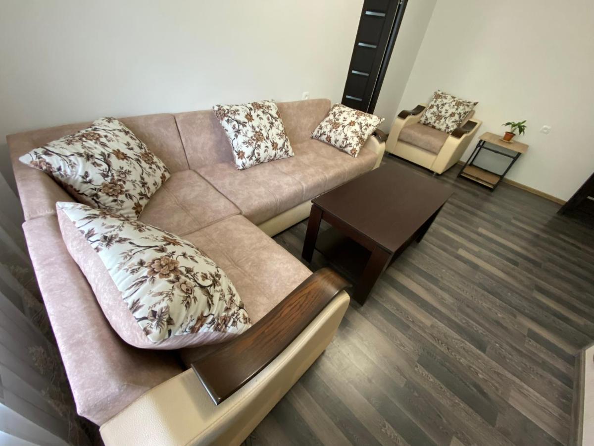 Lovely 2-Bedroom Apartment Near Ayb School Dilijan Exteriör bild