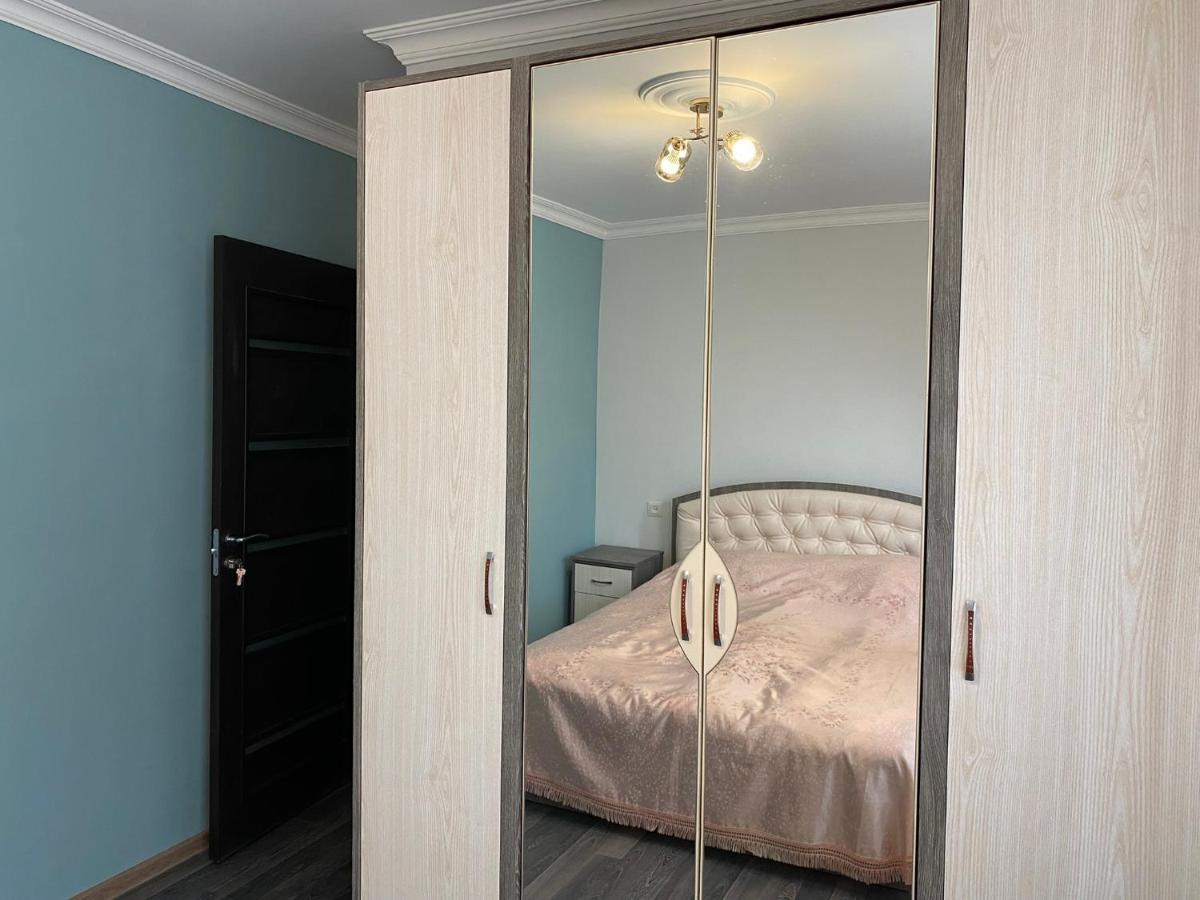Lovely 2-Bedroom Apartment Near Ayb School Dilijan Exteriör bild